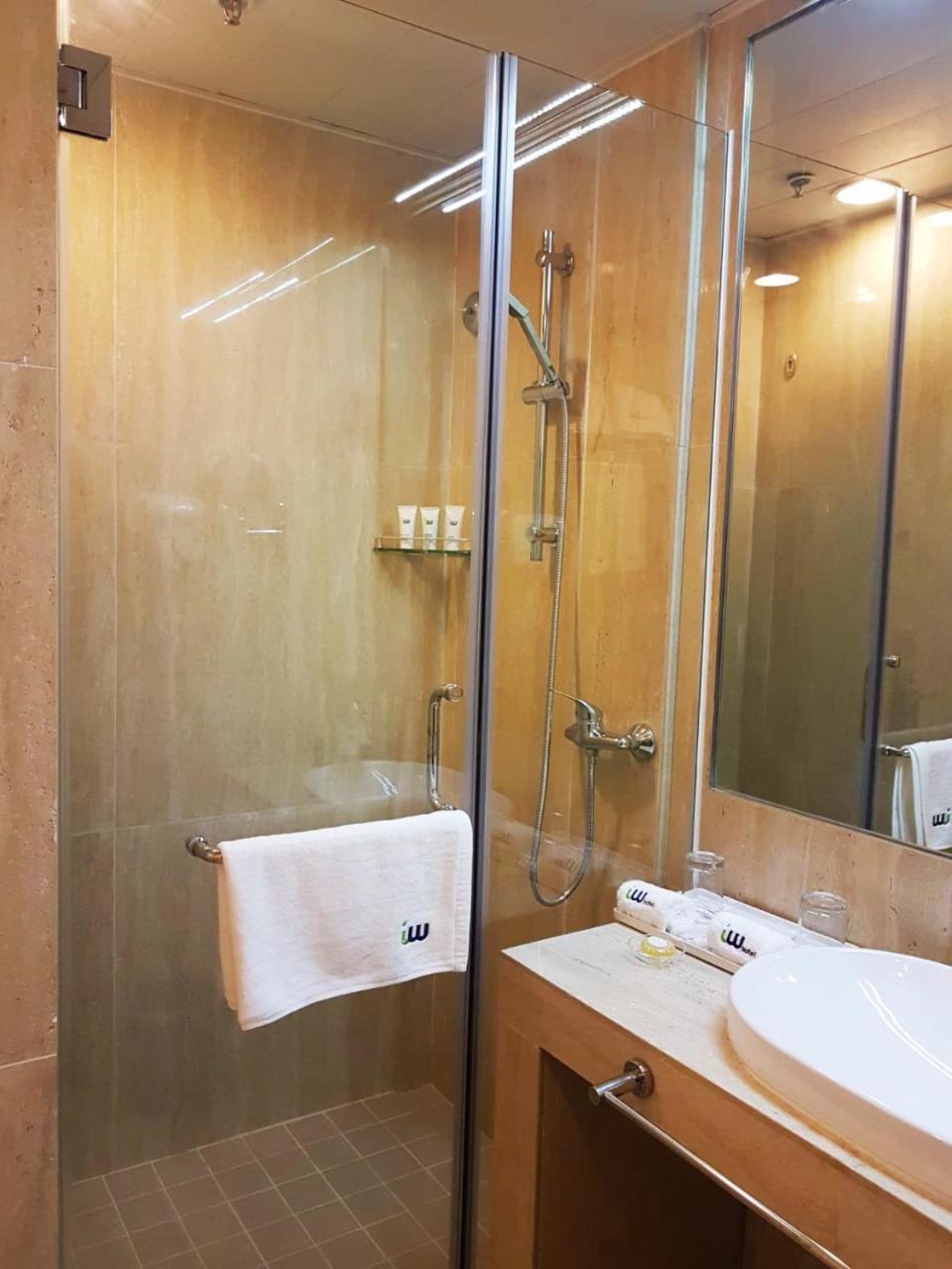 Iw Hotel Гонконг Экстерьер фото
