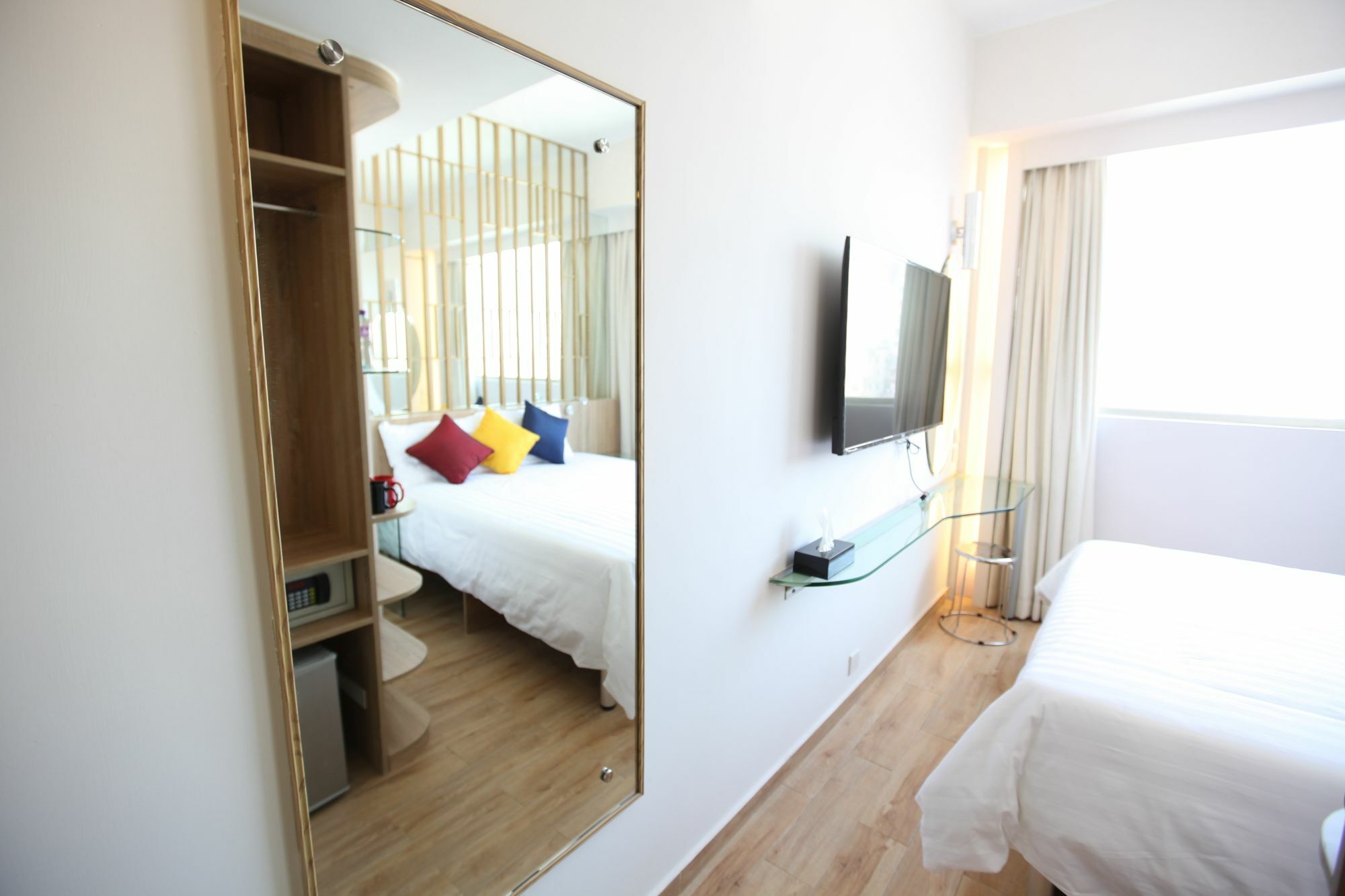 Iw Hotel Гонконг Экстерьер фото